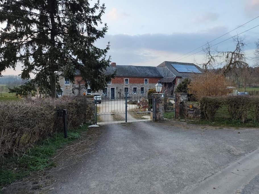 Le Champs Des Lievres Apartment Beaumont Bagian luar foto