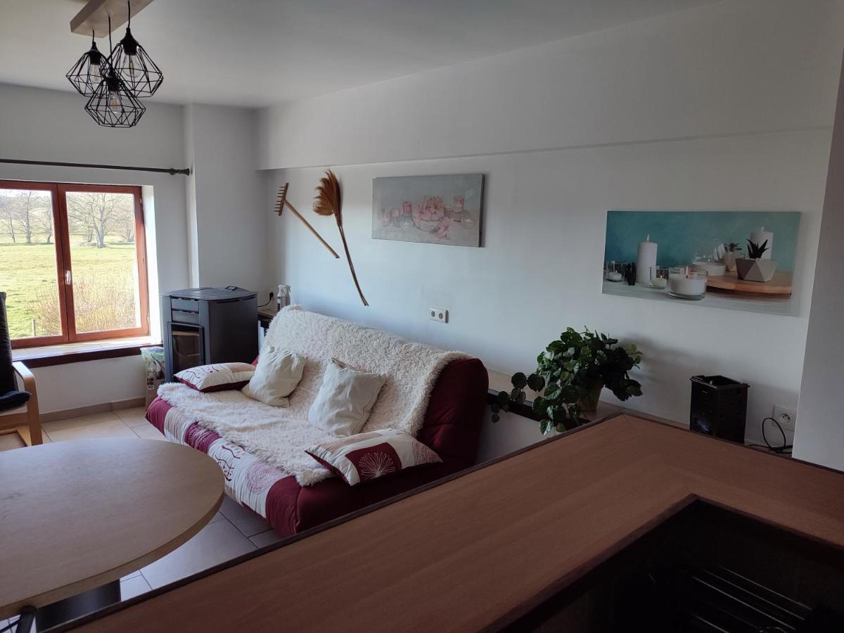 Le Champs Des Lievres Apartment Beaumont Bagian luar foto