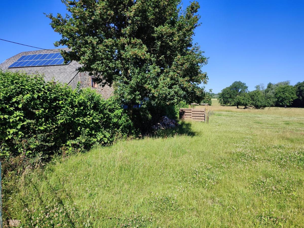 Le Champs Des Lievres Apartment Beaumont Bagian luar foto