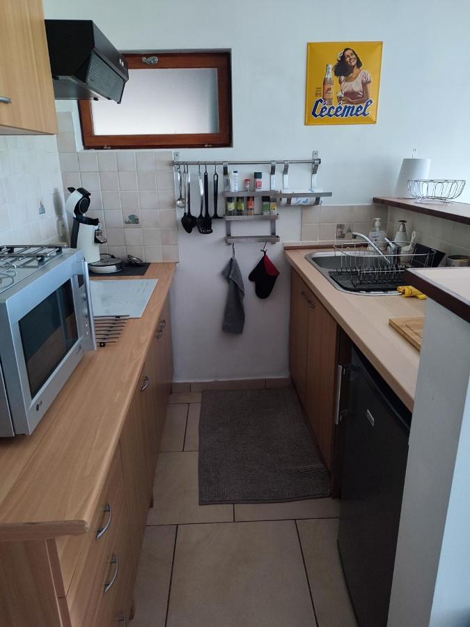 Le Champs Des Lievres Apartment Beaumont Bagian luar foto