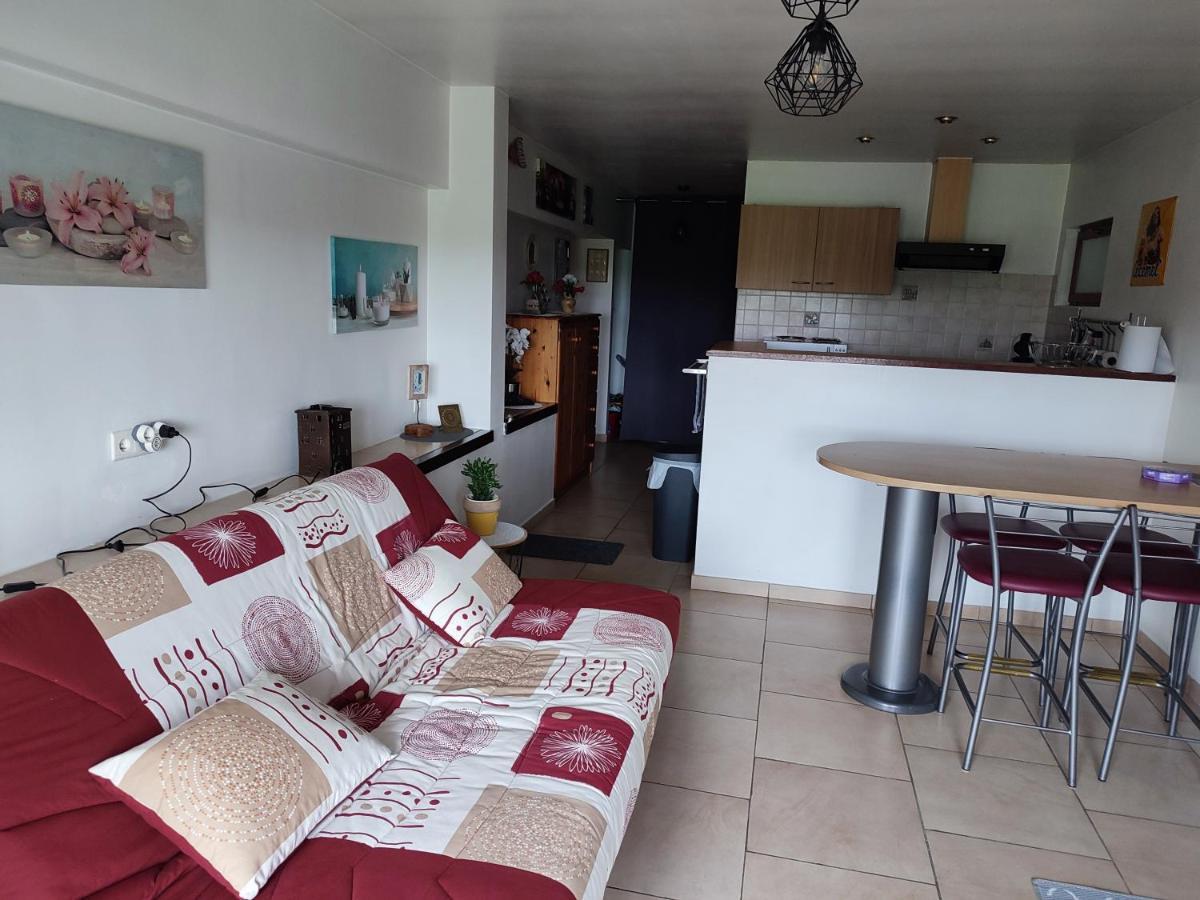 Le Champs Des Lievres Apartment Beaumont Bagian luar foto