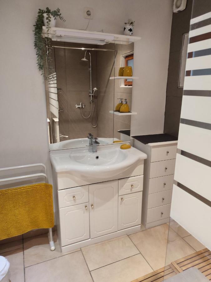 Le Champs Des Lievres Apartment Beaumont Bagian luar foto